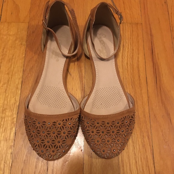 Women’s shoes - Picture 2 of 3
